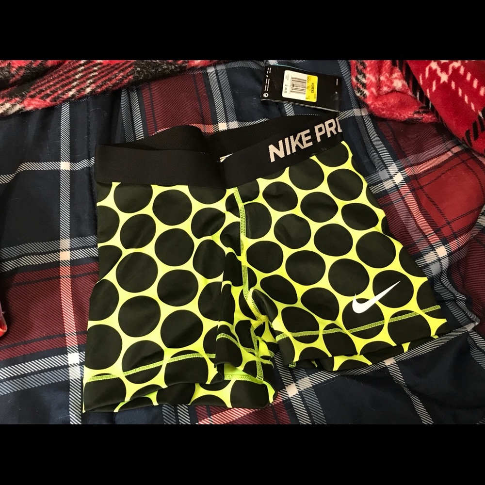 Nike pro workout shorts